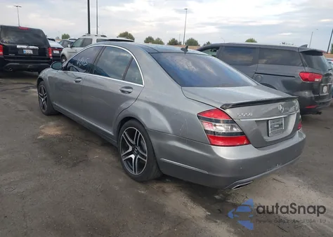 2013 Mercedes-Benz S 550 из США, поврежденный, VIN WDDNG7DB0DA496526